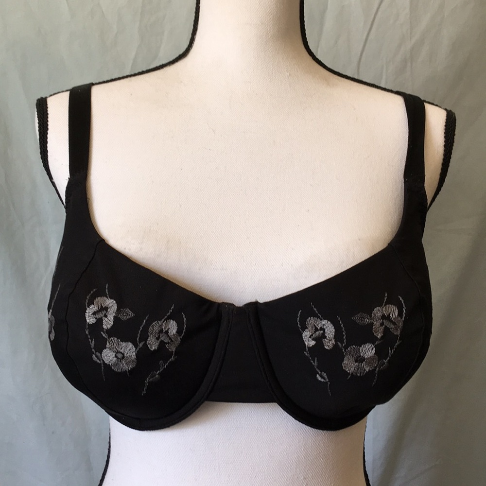 Vassarette Polyester/Spandex Black/Grey Bra 38DD